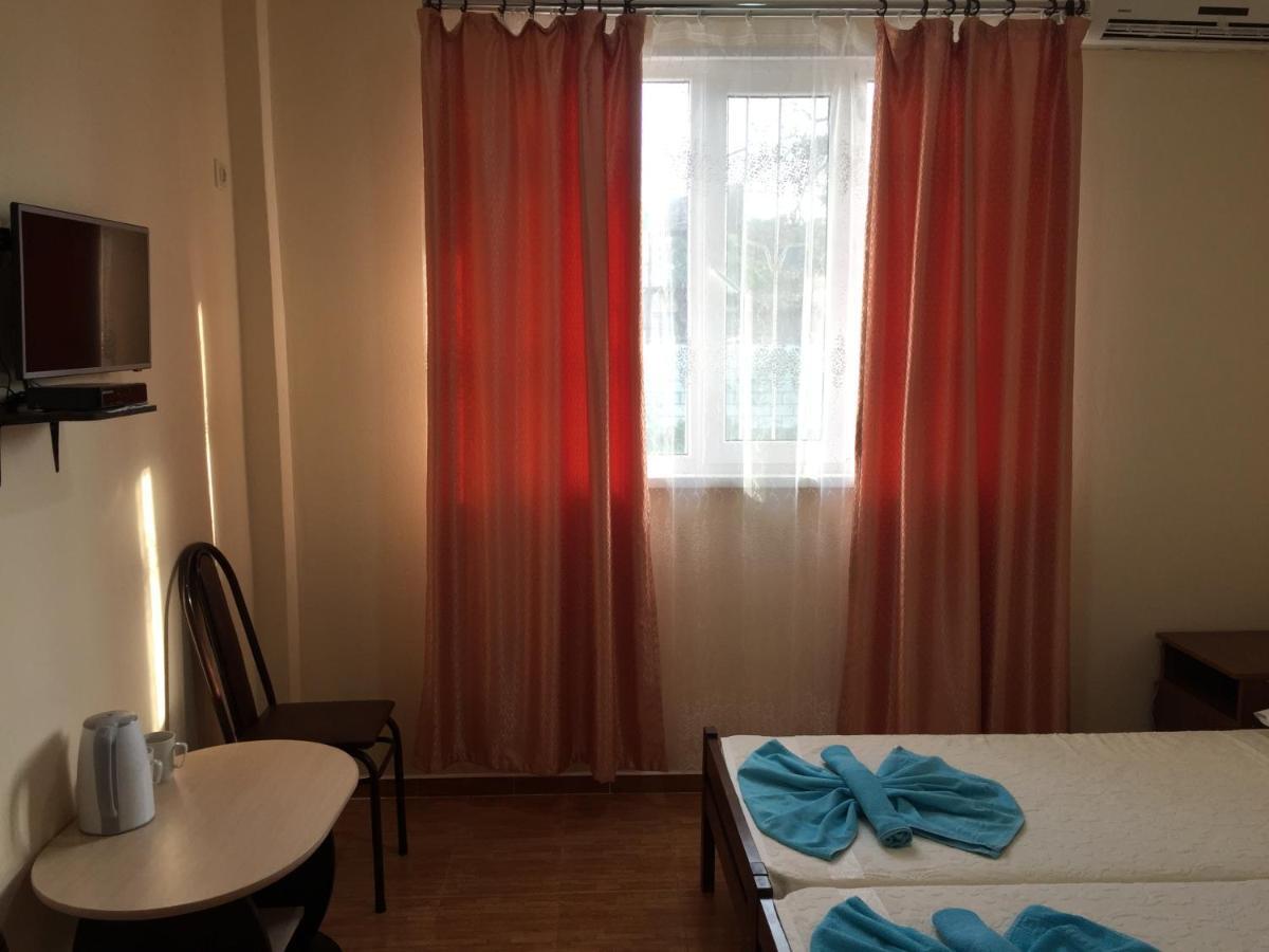 Dionisy Guest House Pizunda Luaran gambar